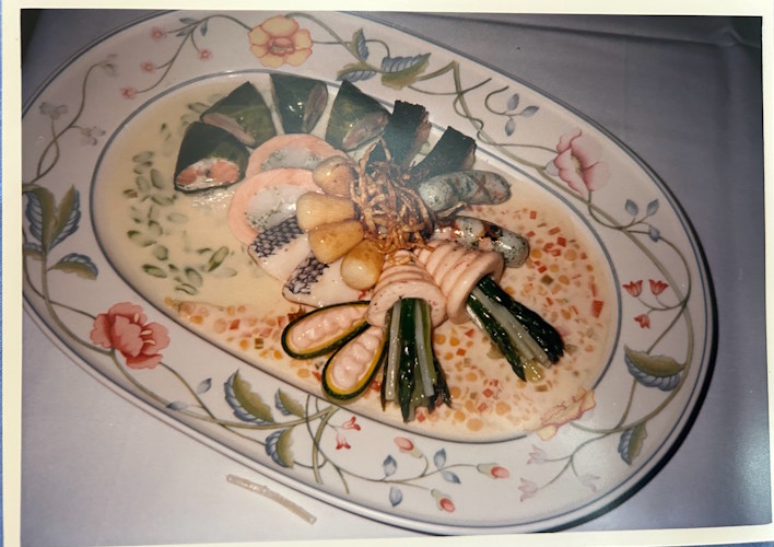 Seafood medley with fish-egg sauce