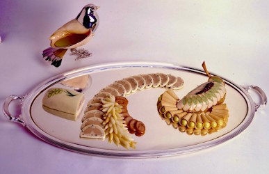 A platter of food on a platter.